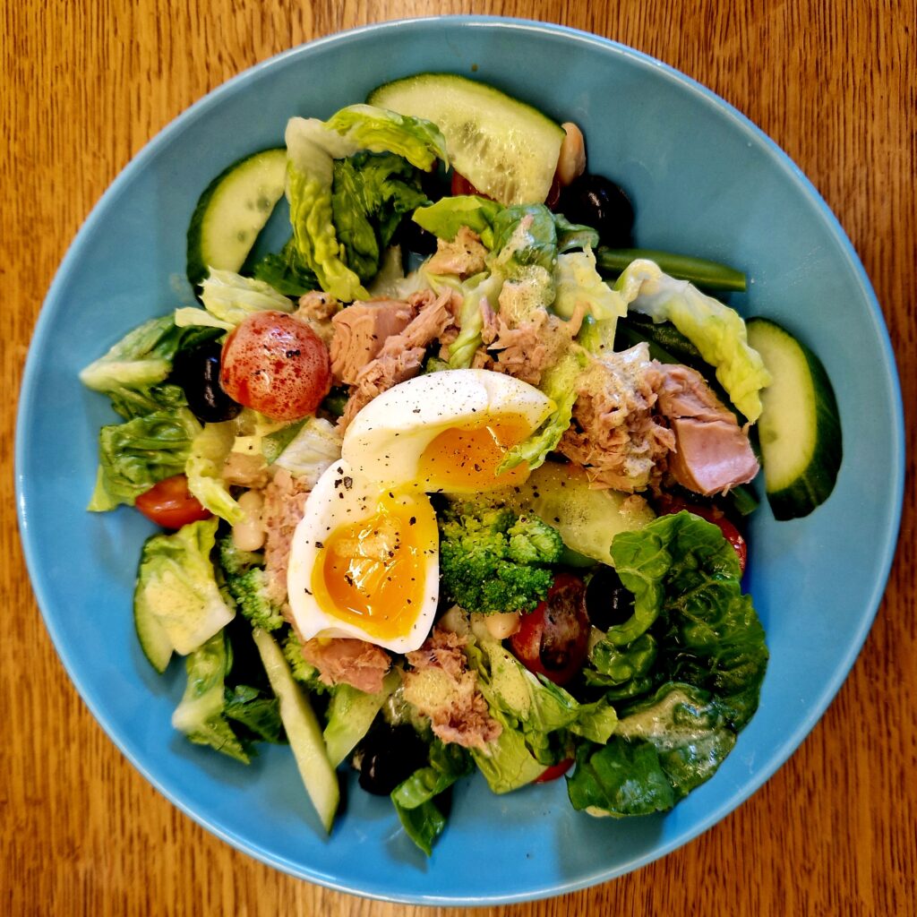 bowl-of-salad-and-tuna-fish