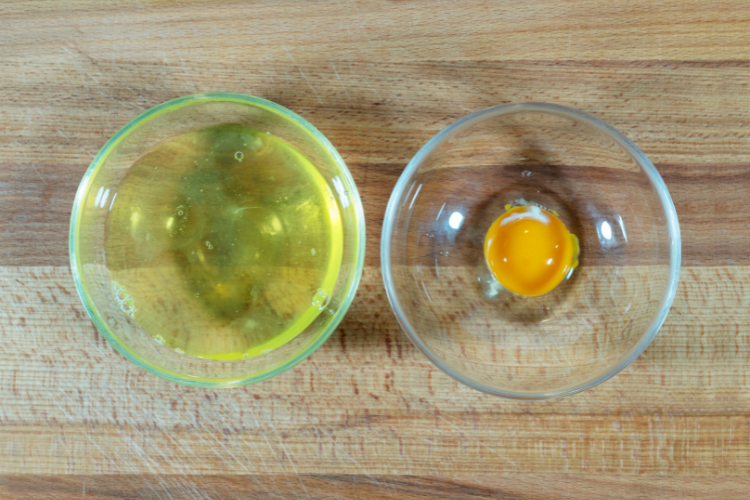 Eggs 01 egg white and yolk in separate bowls